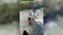 Eigentlich wollten die jungen Männer hier richtig viele Fische fangen. Doch da haben sie offenbar dieRechnung ohne dir Fische gemacht. Die springen nämlich zum