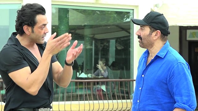 Sunny Deol & Bobby Deol's cute bonding during Yamla Pagla Deewana Phir Se promotions| FilmiBeat