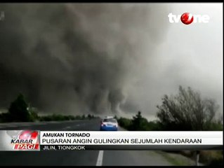 Amukan Tornado Rusak Kendaraan dan Permukiman Warga di Tiongkok