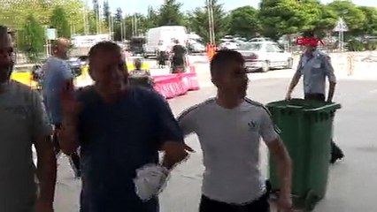 Kurban kesimi sırasında yaralanan kasaplar hastanede tedaviye alındı