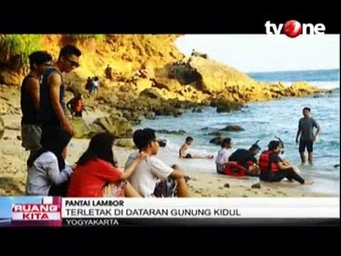 Sensasi Snorkeling di Pantai Nglambor