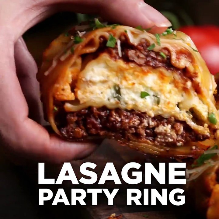 Dieser Lasagne-Partyring ist so geil, der verdient seine eigene Party. Das ganze Rezept gibt es hier:  [Angebot von BuzzFeed] Das Tasty-Kochbuch gibt es jetzt
