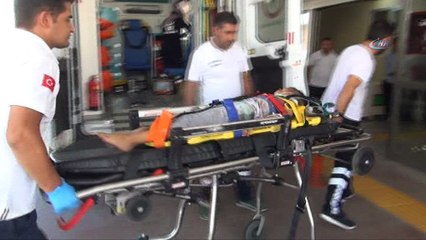 Bayram harçlığını harcamaya giderken otomobilin altında kaldı