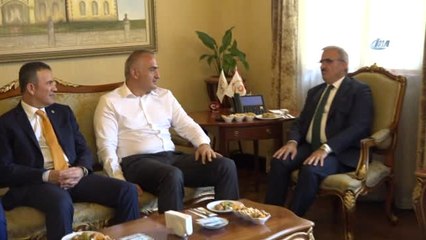 Bakan Ersoy'dan Turizmcilere Uyarı