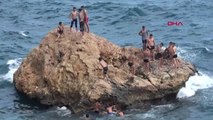 Antalya Konyaaltı Sahilinde Bayram Yoğunluğu
