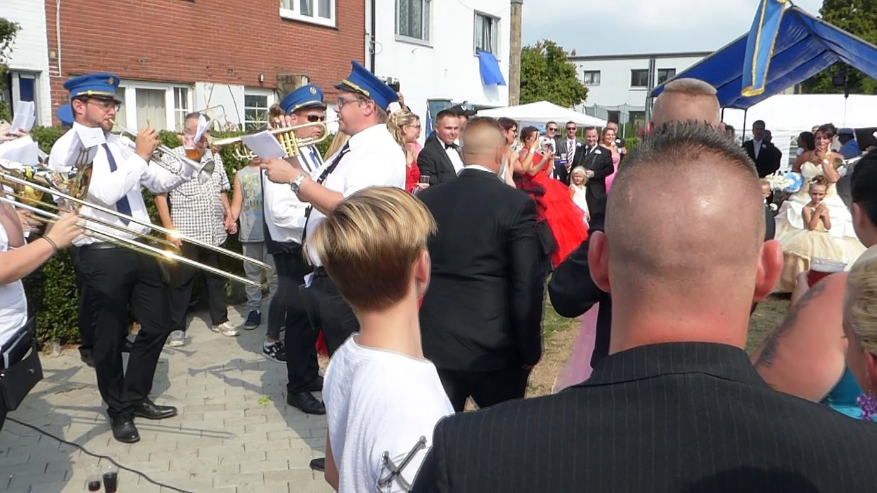 Haccourt: il perd sa mère puis demande sa chérie en mariage