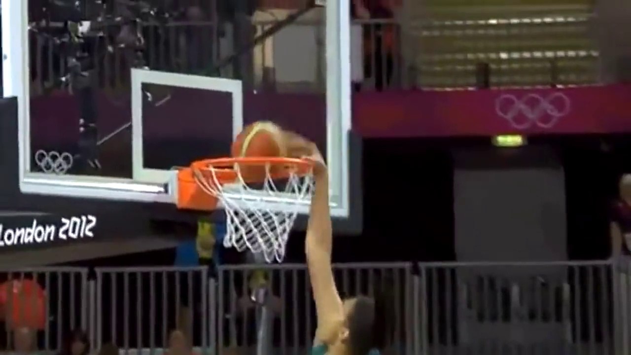 Liz Cambage, la première femme à avoir dunké aux Jeux Olympiques