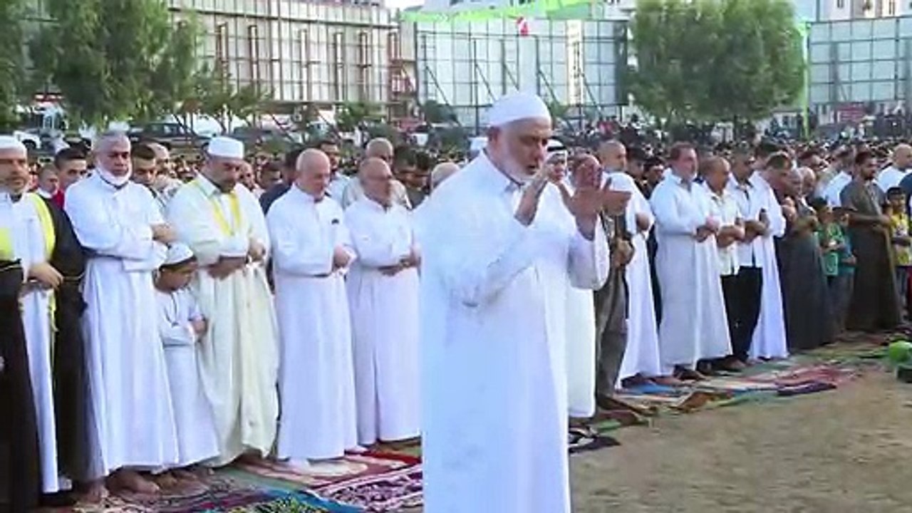 Les musulmans fêtent l'Aïd à travers le monde