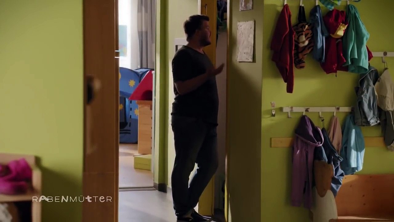 Kindergartenkampf: Den Richtigen verprügelt | Rabenmütter | SAT.1