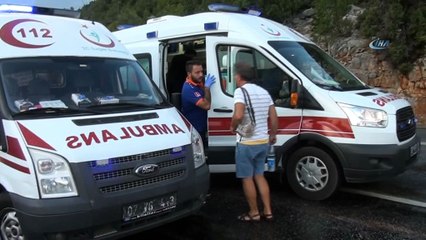 Antalya’da 6 araç birbirine girdi: 11 yaralı