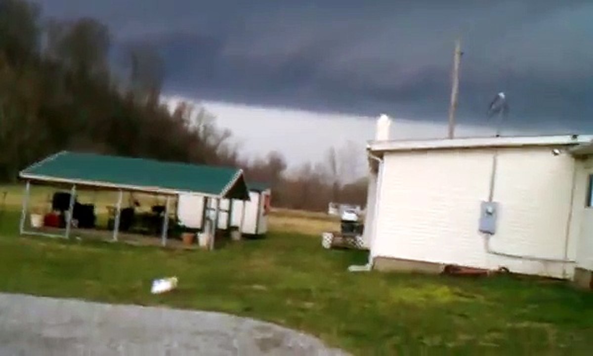 Live tornado Borden Indiana!!!!!..3 2 new