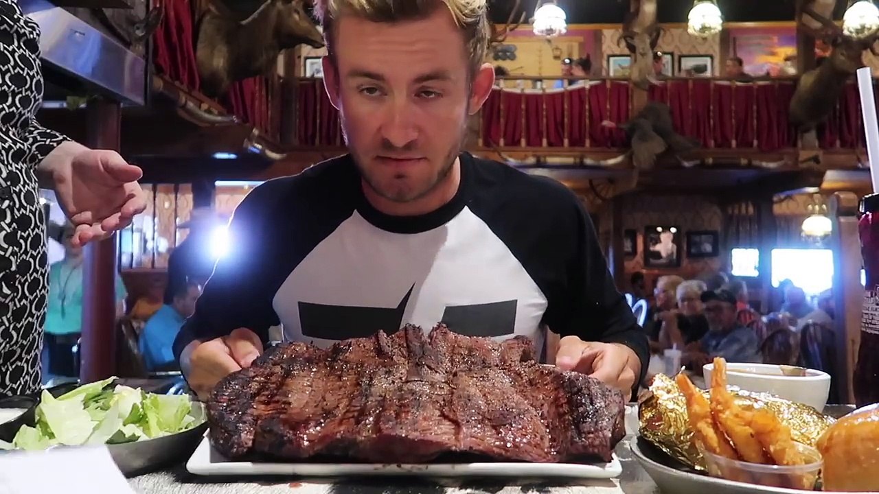 THE BIG TEXAN 72oz STEAK CHALLENGE! (7,000+ CALORIES)