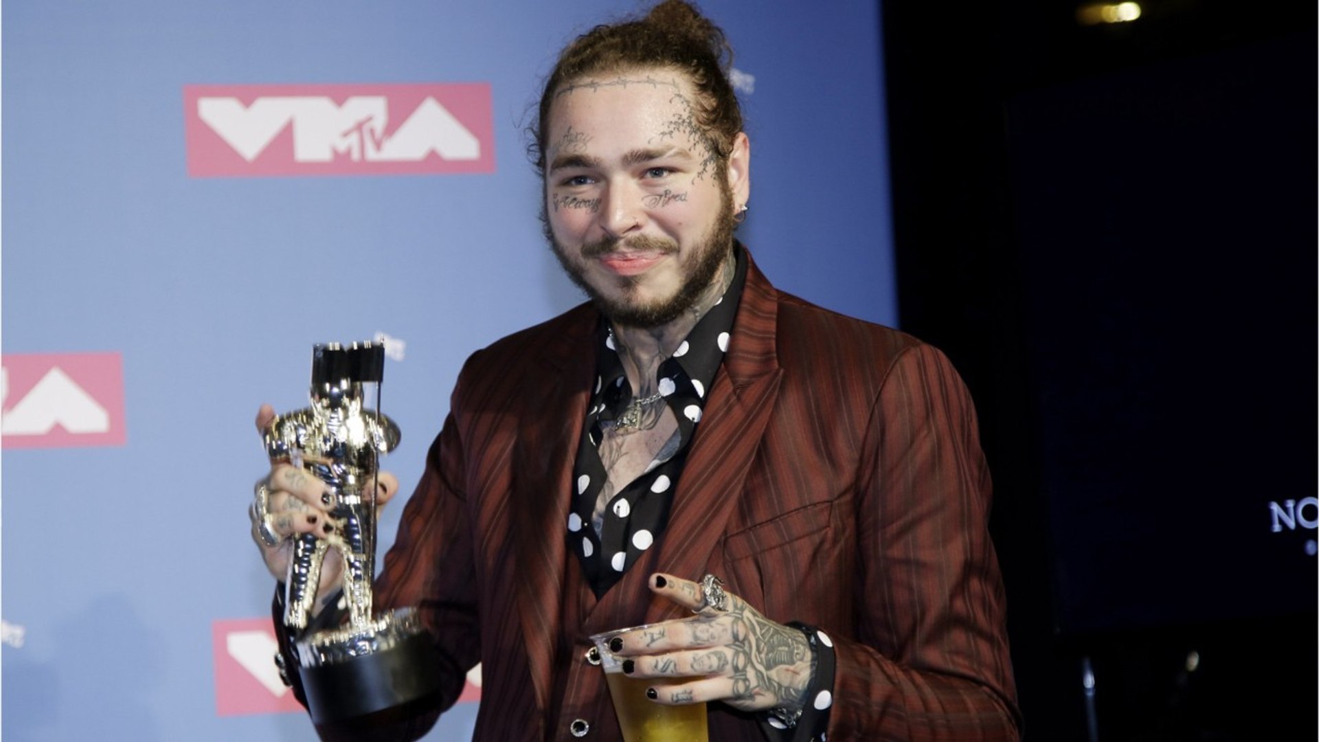 ⁣Plane With Rapper Post Malone On it Lands With Blown Tires