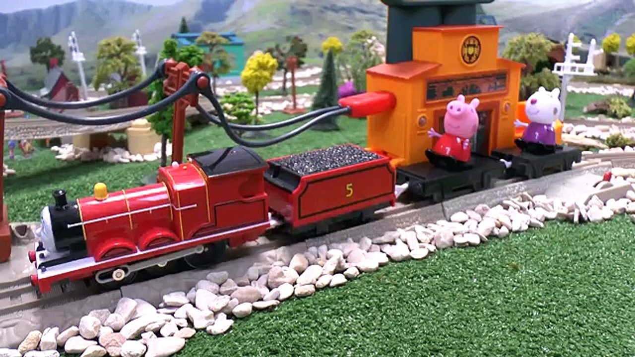 Peppa Pig Play Doh Surprise Eggs Dressing Up Свинка Пеппа Thomas & Friends Surprise Toys E