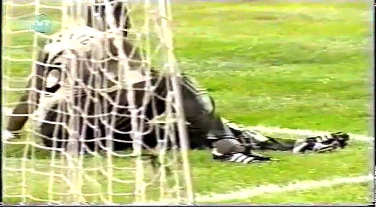 الشوط الثاني مباراة الرجاء الرياضي و اسيك ابيدجان 4-0 اياب نصف نهائي دوري ابطال افريقيا 2002