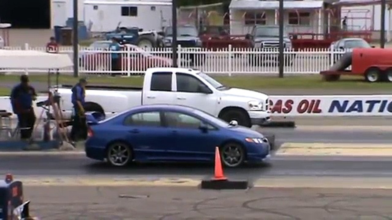 honda civic si vs dodge diesel dually pickup truck