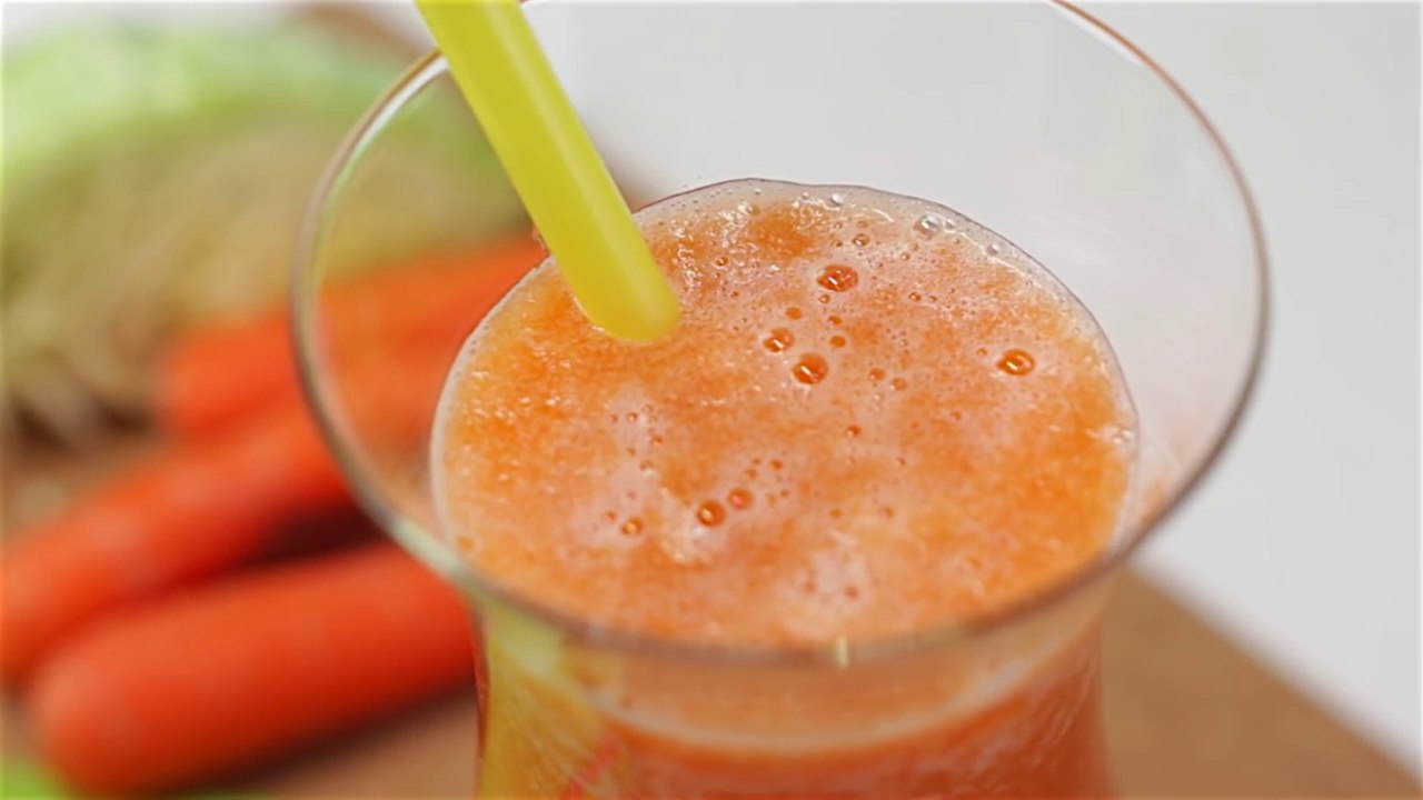 Come preparare frullato di cavolo e carote per controllare l'ansia