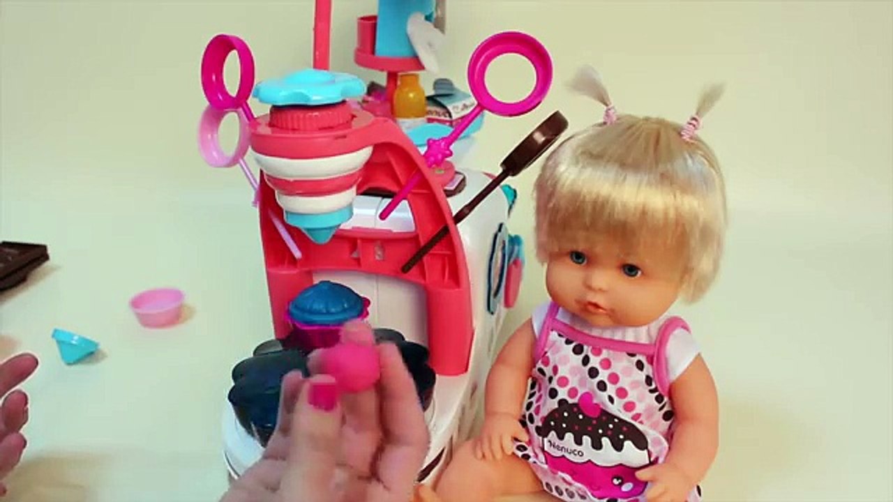 Hacemos Cupcakes de Plastilina con la Tienda de Nenuco Cupcake Shop