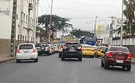 Captan en video robo de dos sujetos en el centro de Guayaquil