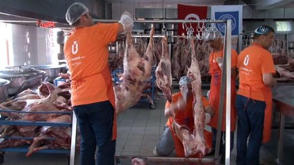 Üsküdar Belediyesi’nden 3 bin ihtiyaç sahibi aileye kurban eti