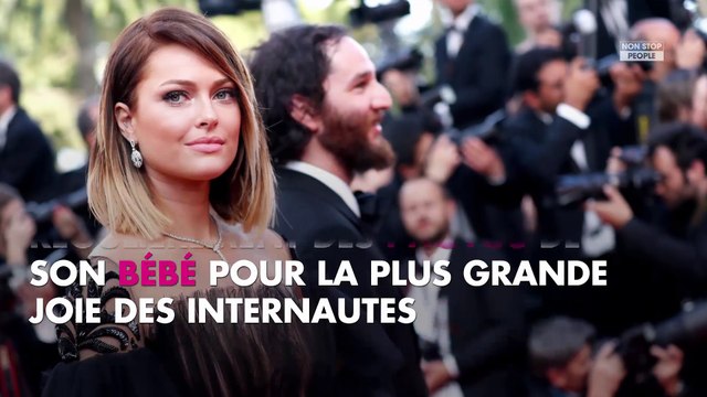 Caroline Receveur maman sexy : elle dévoile sa ligne en maillot de bain (photo)