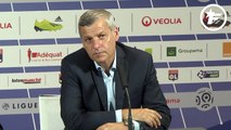OL : Bruno Genesio et le recrutement d'un défenseur central