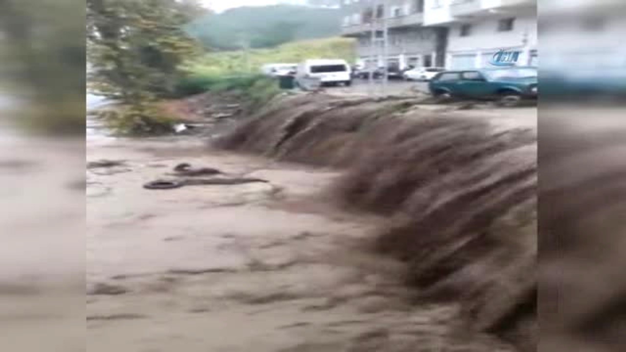 Trabzon'da Aşırı Yağış Heyelana Neden Oldu
