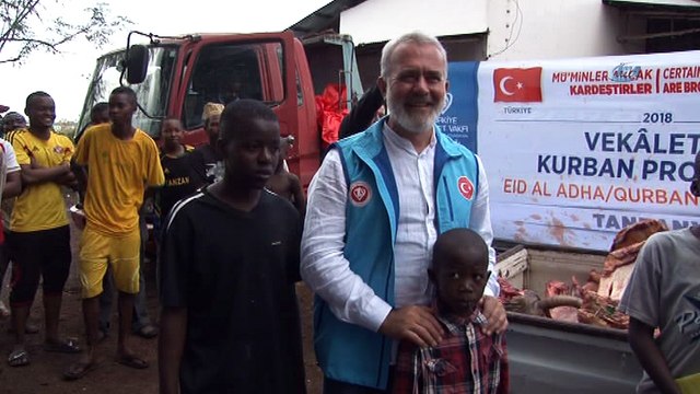 - Diyanet İşleri Başkanı Erbaş Ve TDV'ye Vekalet Veren Vatandaşların Kurbanları Tanzanya'da Kesildi- Kesilen Kurbanlar Tanzanya'da İhtiyaç Sahibi Ailelere Dağıtıldı- Türkiye Diyanet Vakfı Kurumsal İletişim Müdürü Yasin Dedeş: 'B...