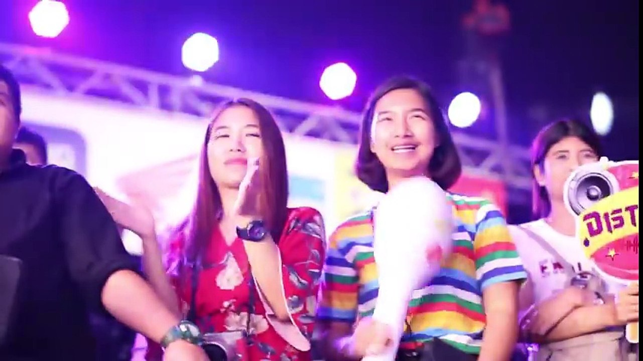Hotwave Music Awards 2018 เพลง อาจจะเป็นเธอ  - วง ปังเย็น
