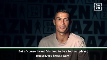 Descargar video: Ronaldo 'dreams' of son becoming a footballer