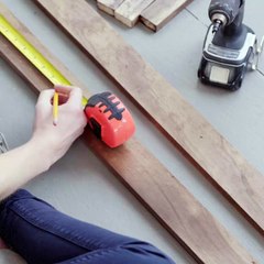 Keep your favorite blankets closeby when you climb this cozy ladder. 