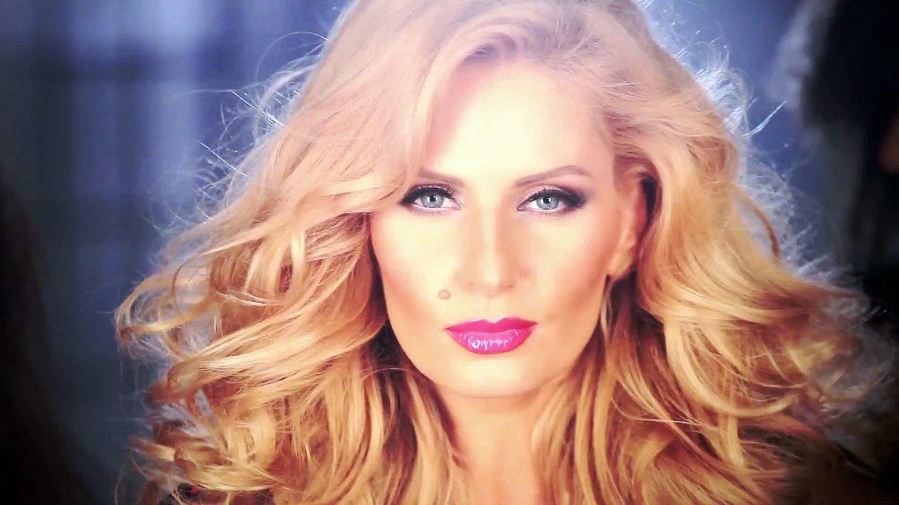 Andreea Banica - Electrified (Full HD 1080p - 2011)