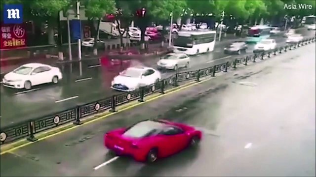 Elle détruit la Ferrari à plus de 500.000€ qu'elle vient d'acheter