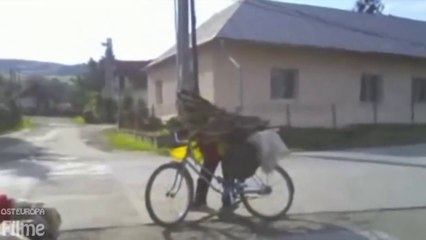 Betrunken Mann mit Fahrrad