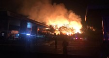 Son Dakika! Şanlıurfa'daki Oduncu Pazarı'nda Yangın Çıktı! Olay Yerine Çok Sayıda İtfaiye Sevk Edildi