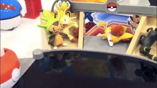 Pokemon Battle Arena toy by Tomy Pokémon X & Y