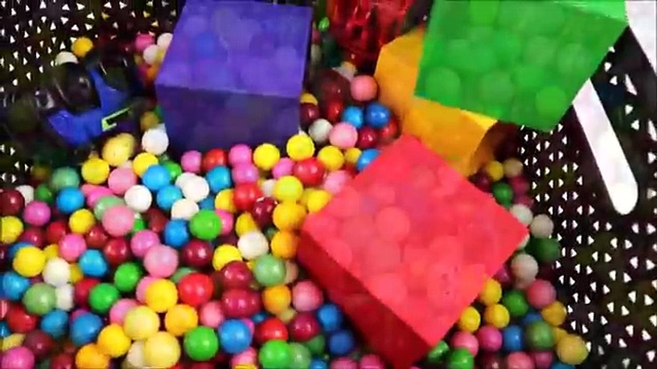 Paw Patrol Toy Race Cars with Gumballs and Pres...