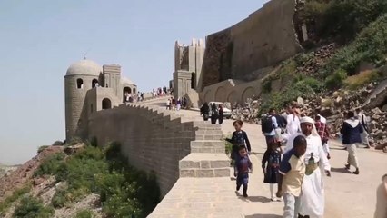 قلعة القاهرة بتعز تفتح أبوابها أمام العائلات في العيد