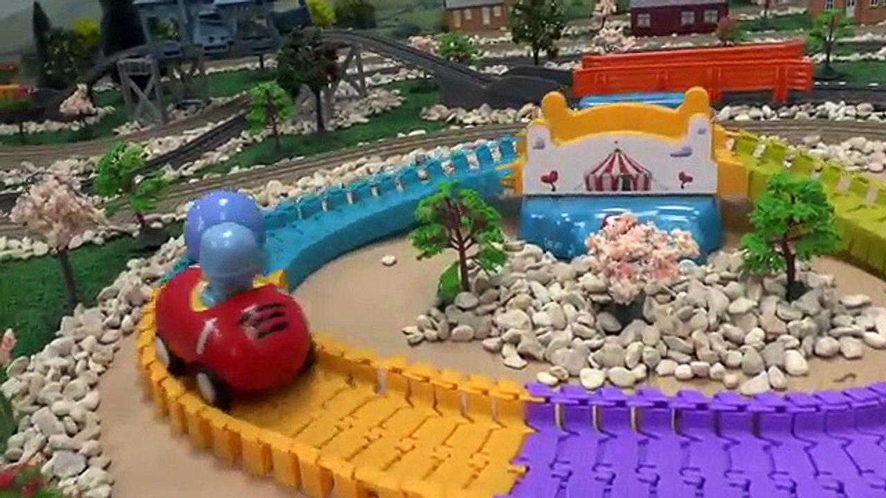 Pocoyo Thomas The Tank Trackmaster Play Doh Story Gator Timothy Swiggle Traks Bandai Race
