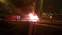 Adana - Direğe Çarpan Otomobil Yandı: 1 Ölü