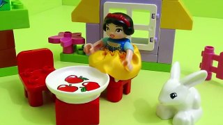 ♥ LEGO Disney Princess Snow White Cottage for the Seven Dwarfs (LEGO Toys for Girls)