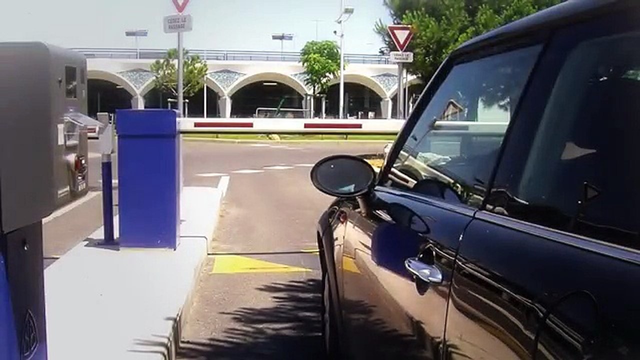 Rabbids Escenas cotidianas En el aparcamiento [ES]