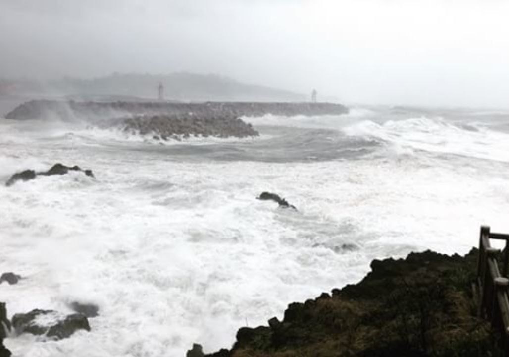 Waves Crash Against Jeju Island as Typhoon Soulik Lashes South Korea