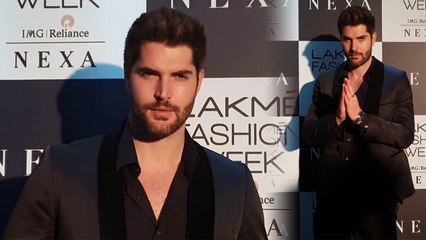 Nick Bateman, Hollywood actor attends Lakme Fashion Week in India; Watch Video | FilmiBeat