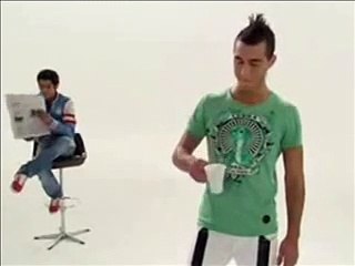 Danse Tecktonik par Jamel Debbouze