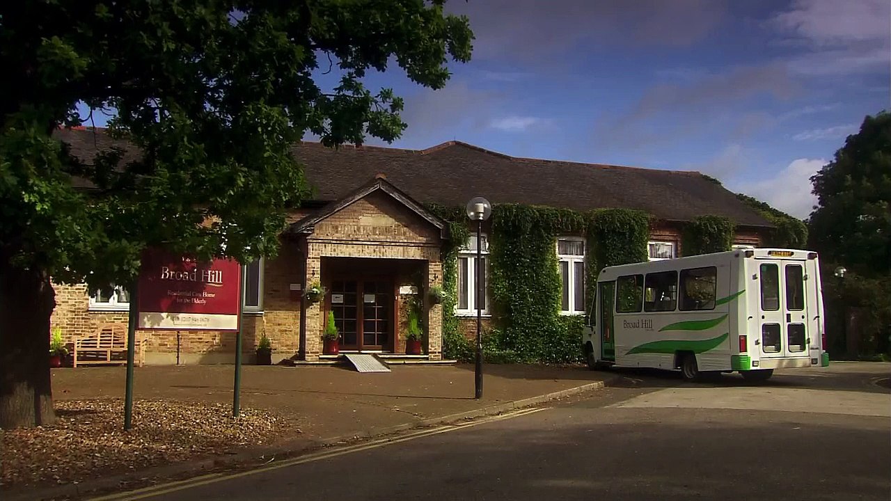 Derek - S02-E02