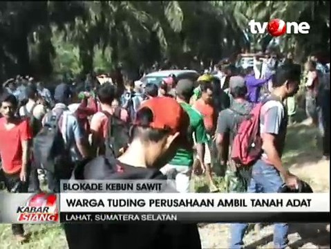 Ratusan Warga Lahat Blokade Jalan Masuk Perkebunan Sawit