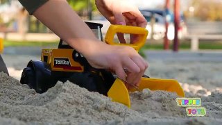 Wheel Loader Construction Vehicle for Kids!! Toys Playing in Sand for Children