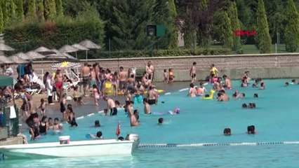 Eskişehir'deki Yapay Plaj Dolup Taştı