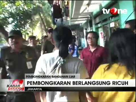 Pembongkaran Bangunan Liar di Taman Sari Jakbar Ricuh